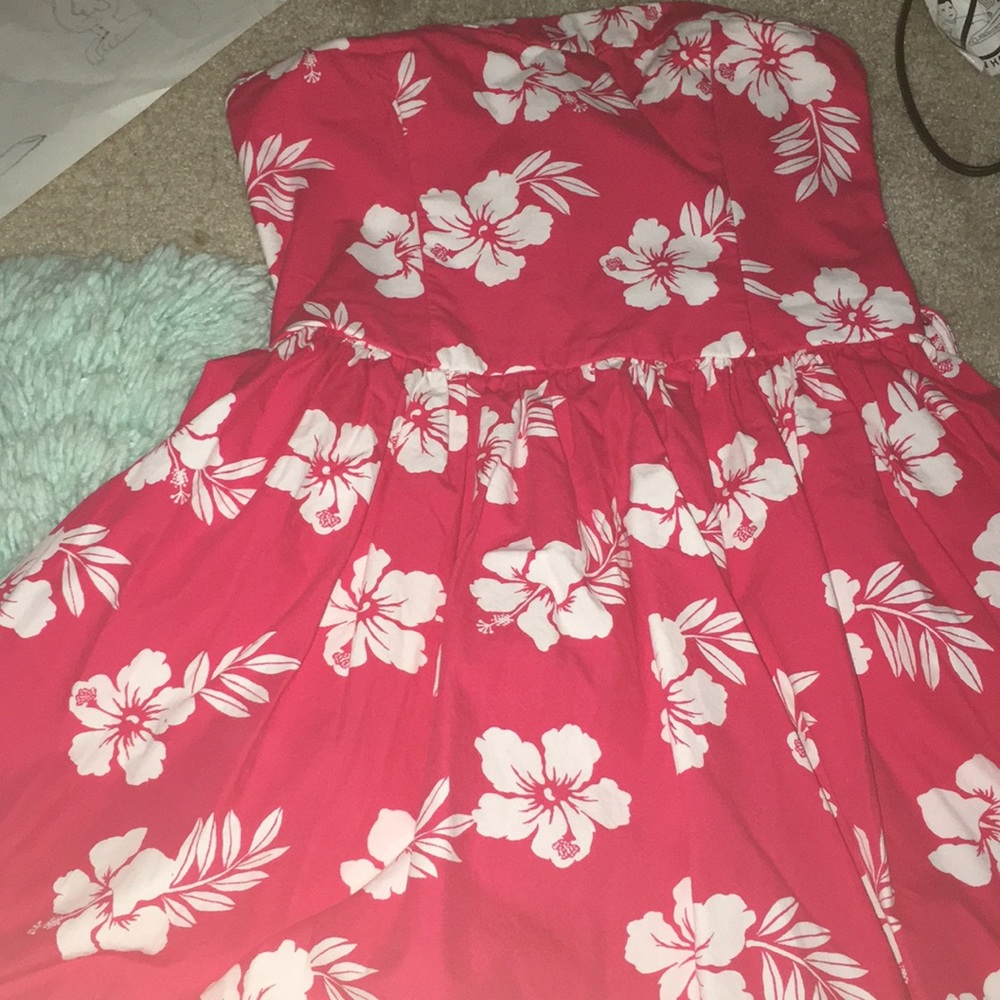 Red Hawaiian strapless dress